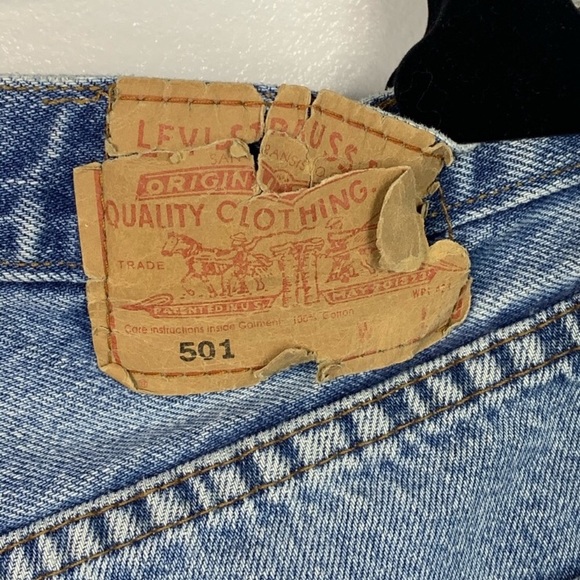 Levi’s 501 Original High Rise Shorts Button Fly - Picture 3 of 3